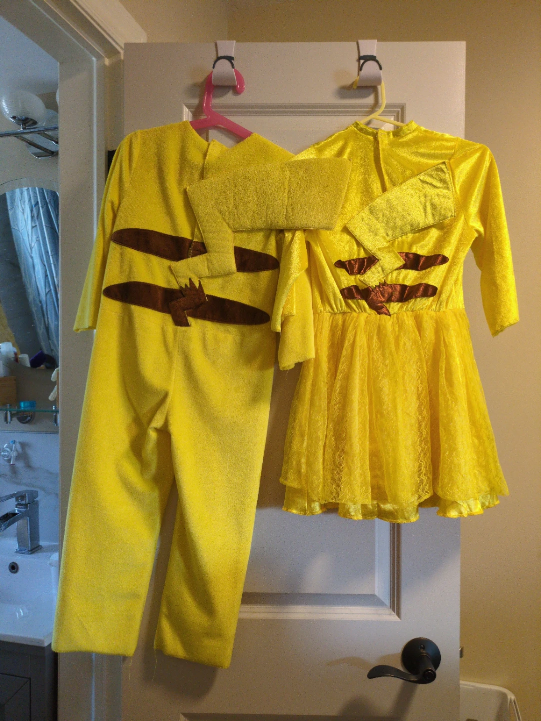Yellow Pikachu Costumes for Kids size 4/5 - photo 2
