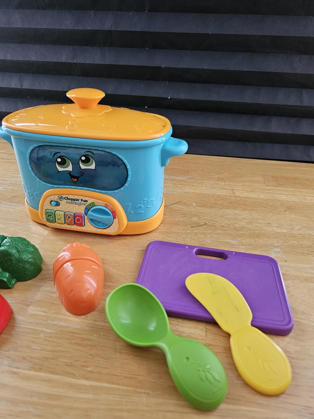 LeapFrog Choppin' Fun Learning Pot - photo 3