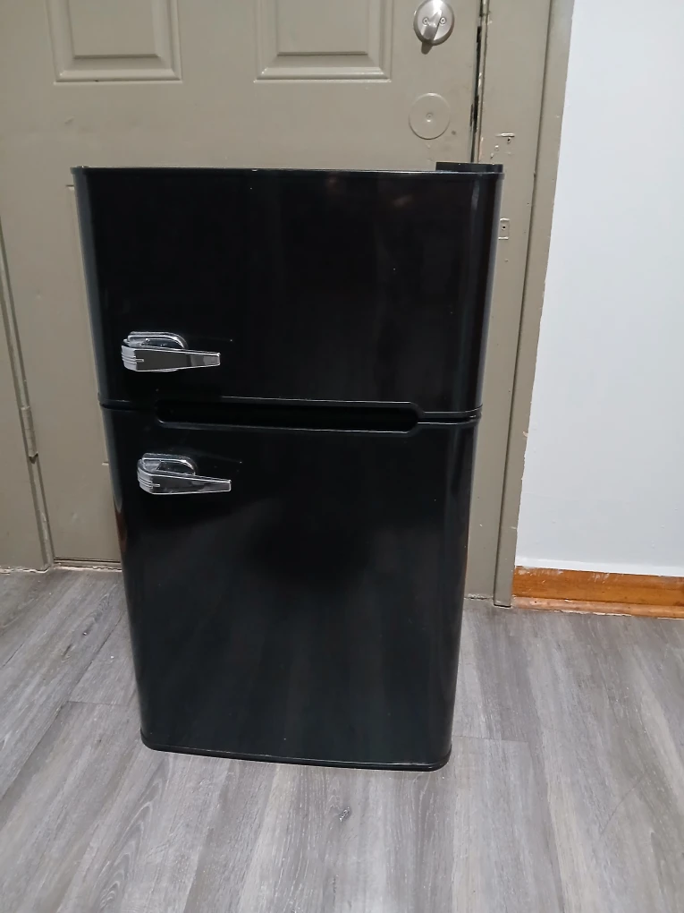 Black Retro Mini Fridge