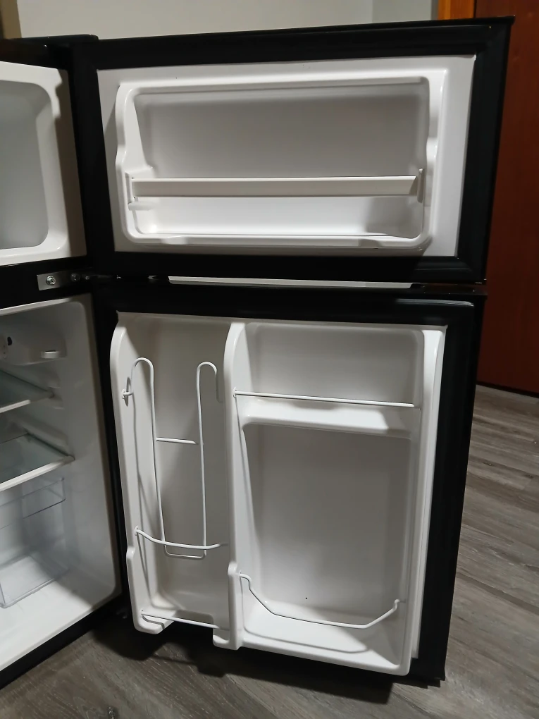 Black Retro Mini Fridge - photo 4
