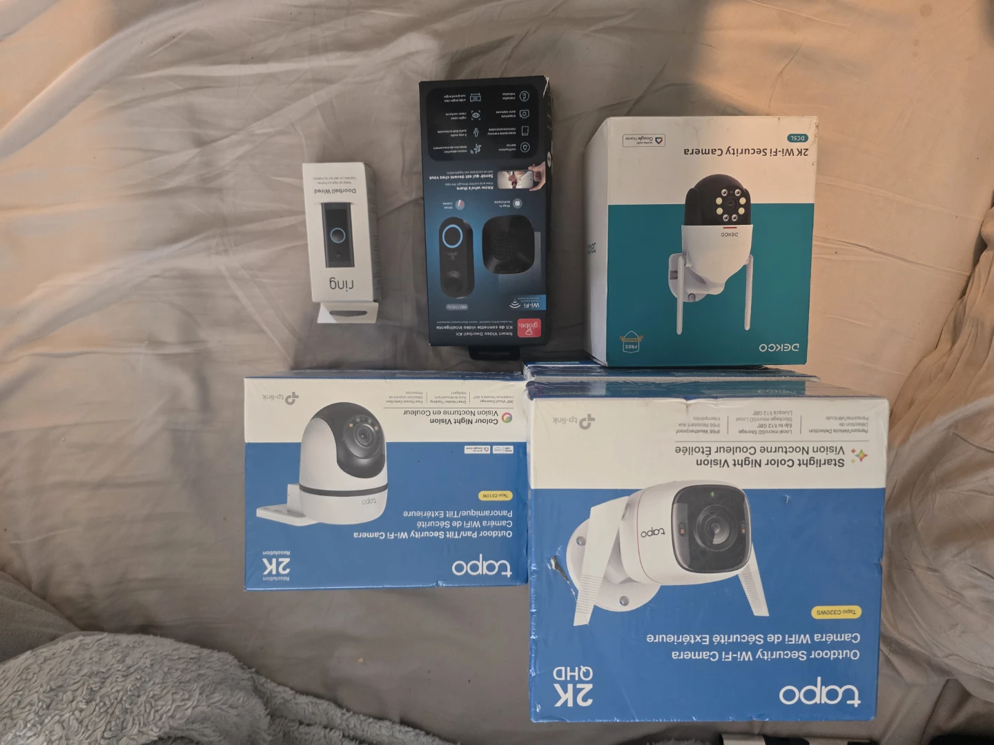 5 outdoor security cameras & 2 Doorbell cameras