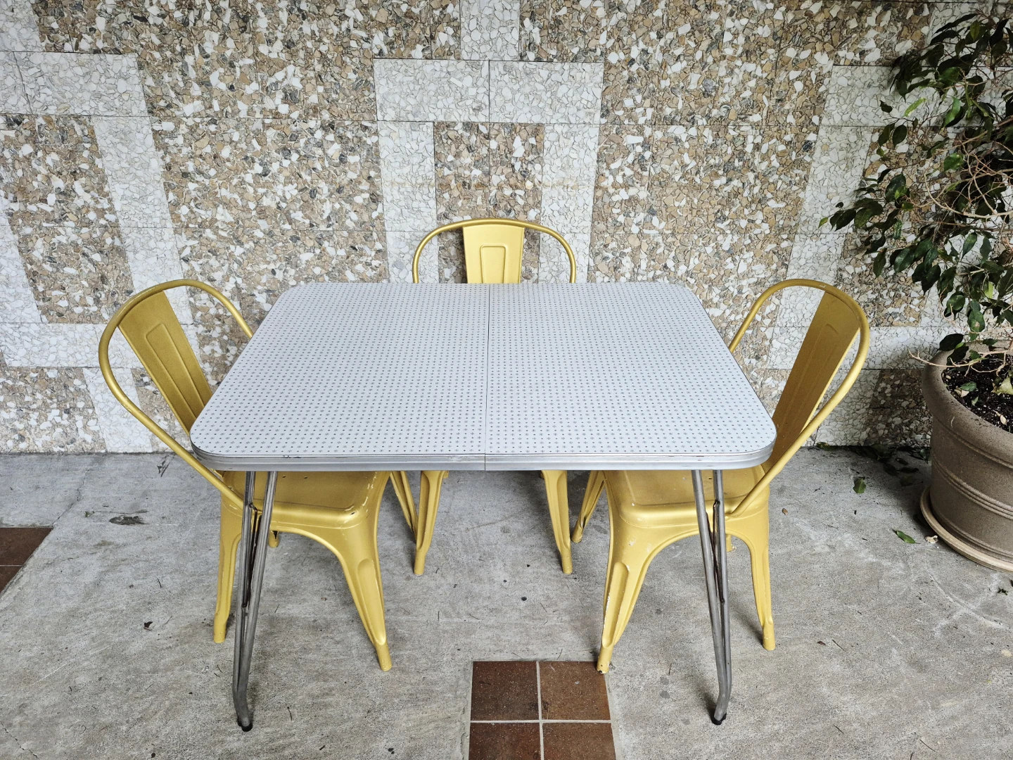 Retro Metal and Wood Dining Table (chairs extra) - photo 4