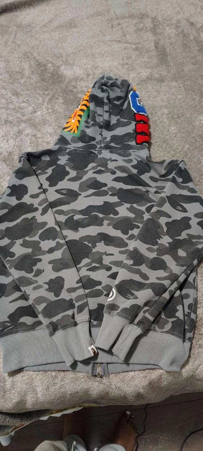 BAPE Full Zip Shark Hoodie Grey Medium that fits like small - photo 2