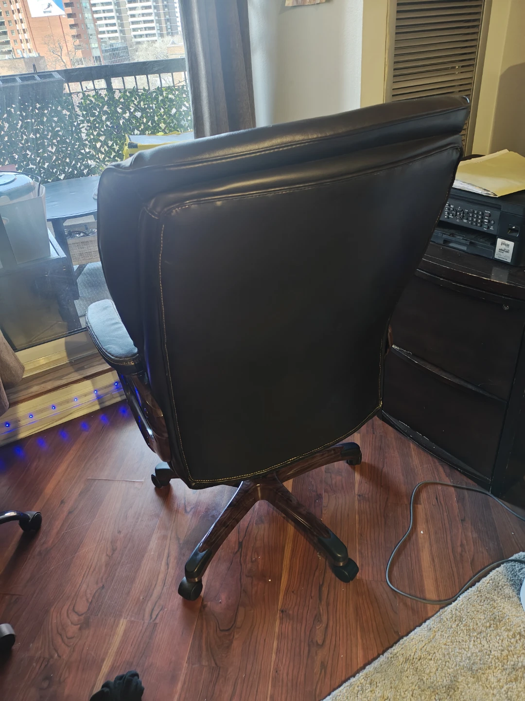 Black Leather Executive Office Chair - photo 2
