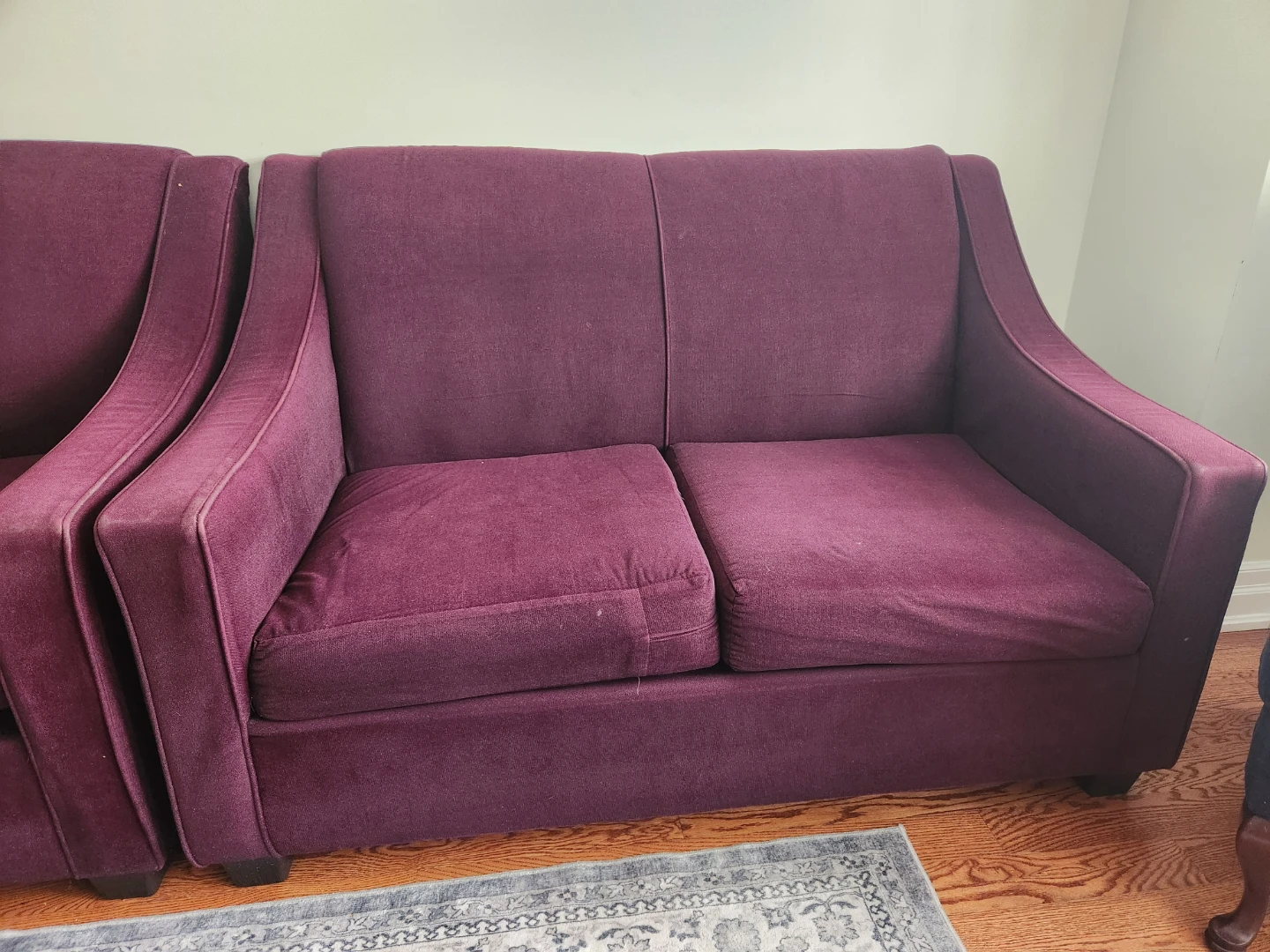 Free sofa set
