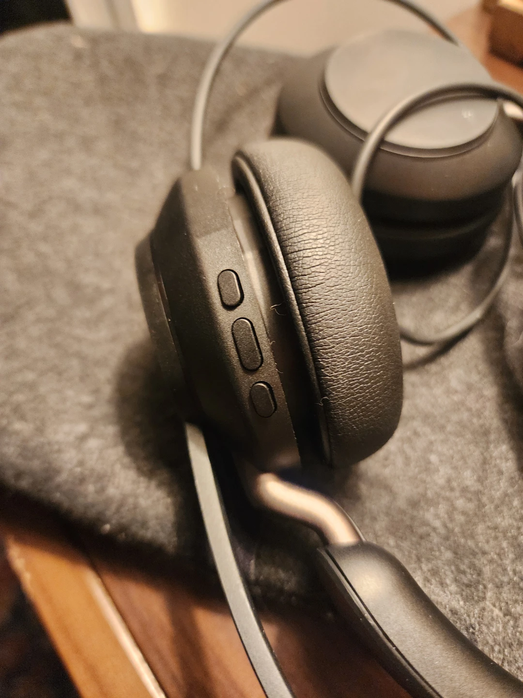 Brand New Jabra Evolve2 40 Headphones - photo 3
