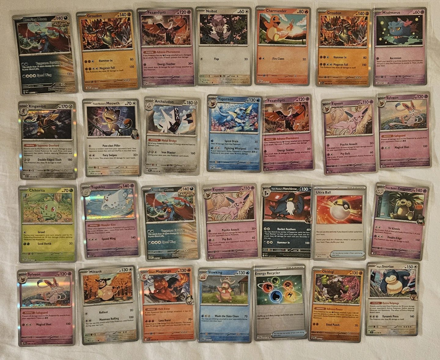 28x HOLO Pokemon Trading Cards Lot.