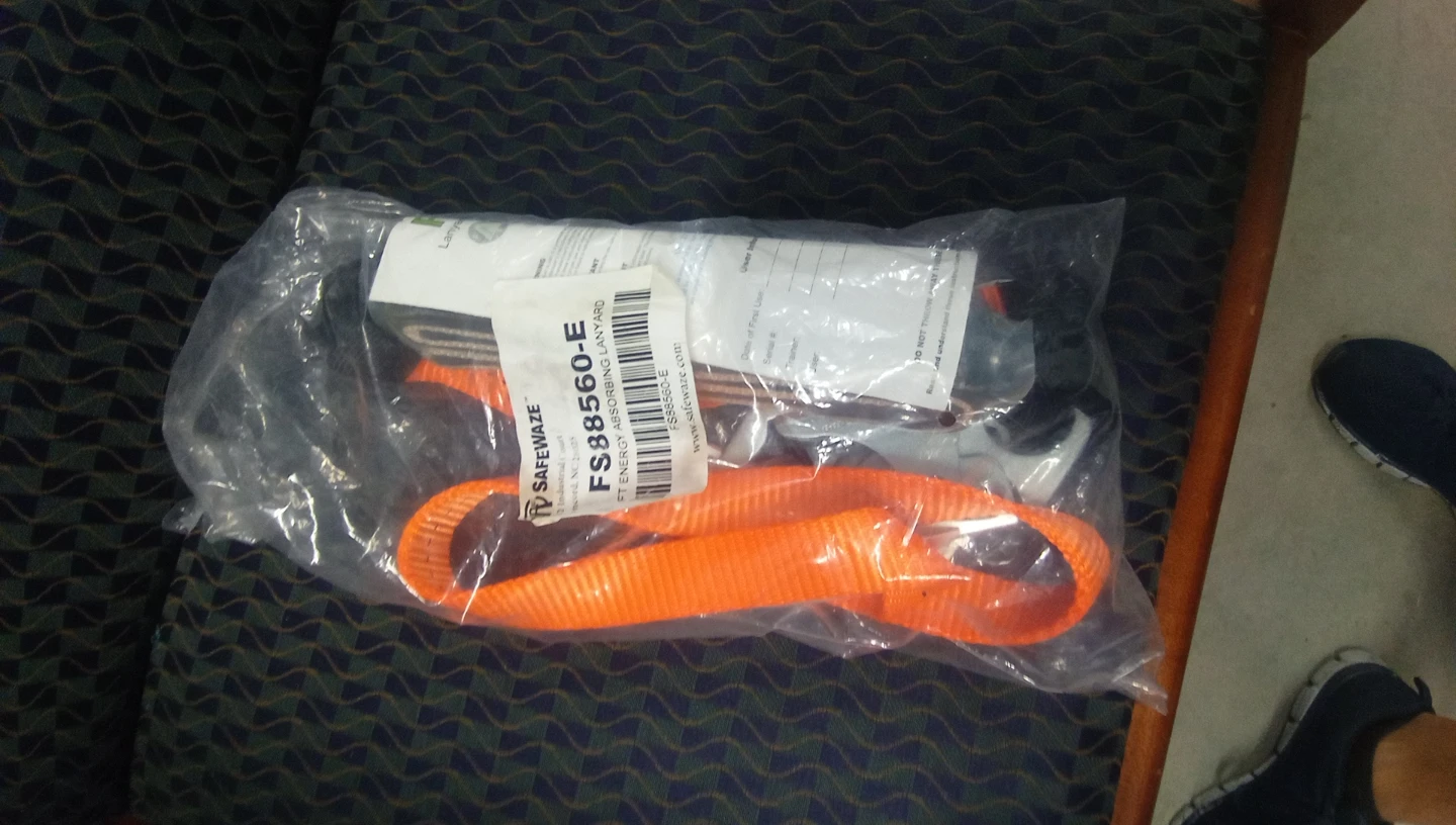Safewaze 6 FT Energy Absorbing Lanyard FS88560-E 🥕