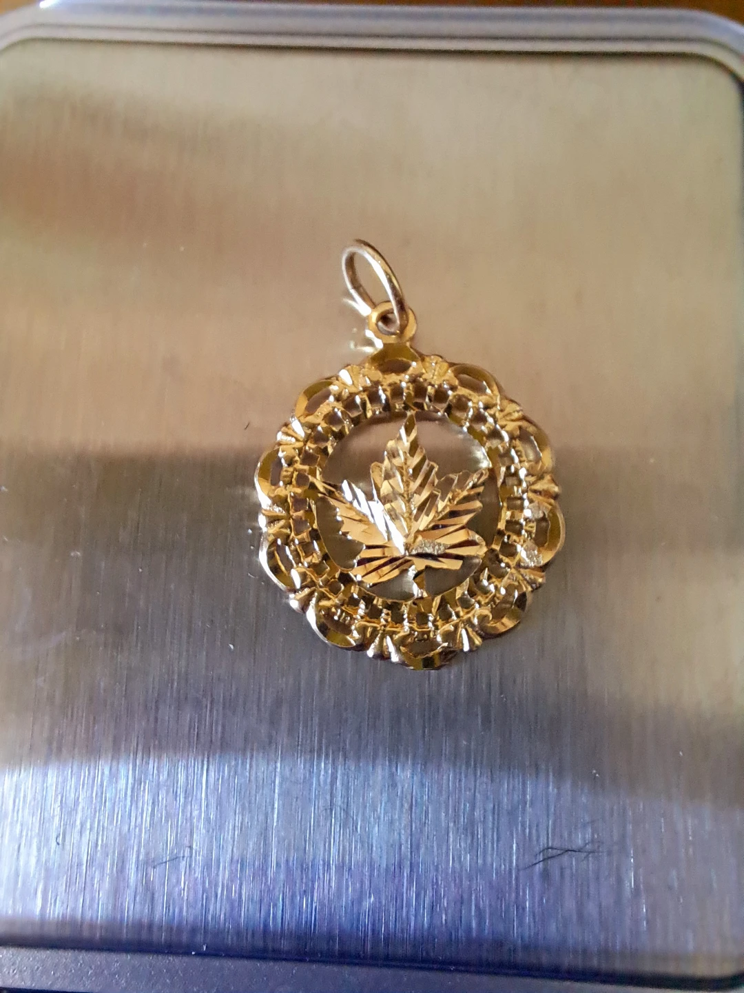 14k Gold Maple Leaf Pendant Charm - photo 4