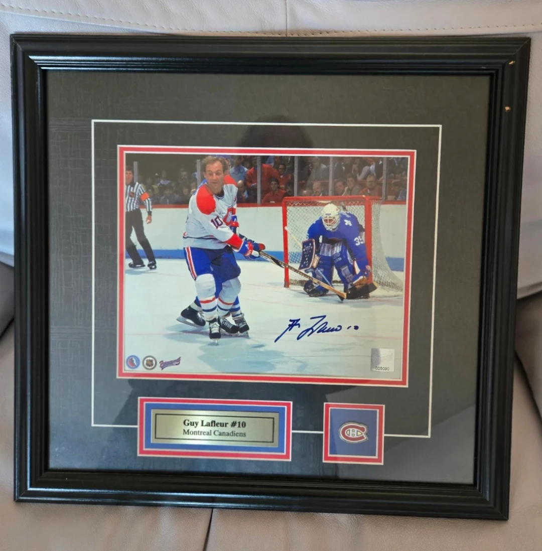 Guy  Lafleur Autographed photo including Canadiens pin 🏆
