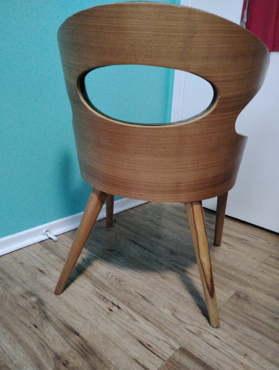 Retro Accent Chair - Wood and Green Upholstery - photo 2