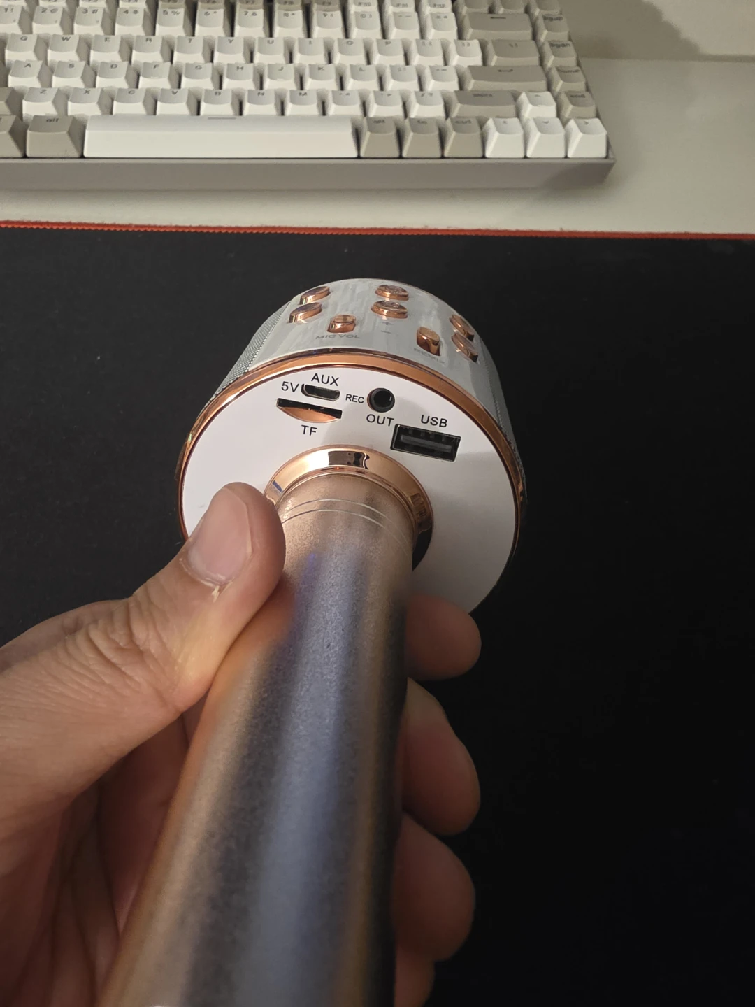 Wireless Karaoke Microphone Speaker (toy) - photo 2
