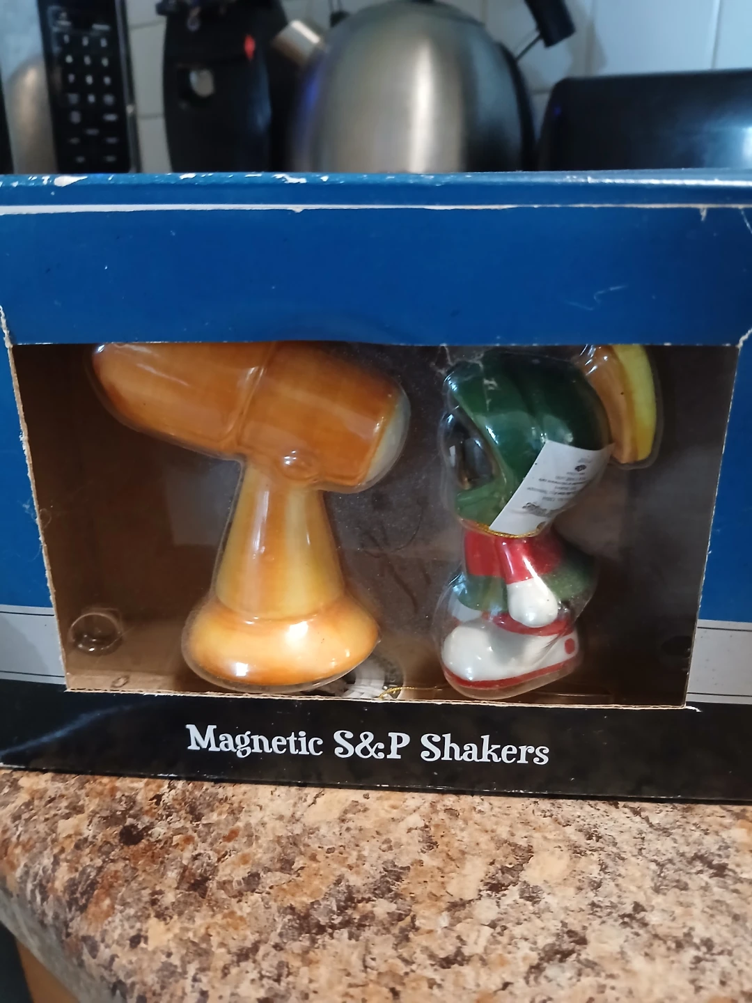 Looney Tunes Marvin The Martian & Telescope Magnetic S&P Shakers