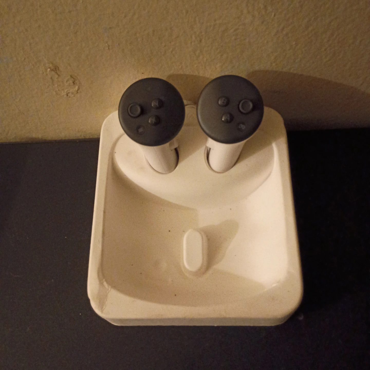 Meta Quest 2 VR Headset and Controllers - photo 3
