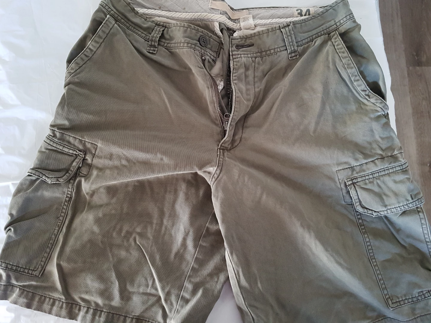Old Navy Men's Cargo Shorts Size 34