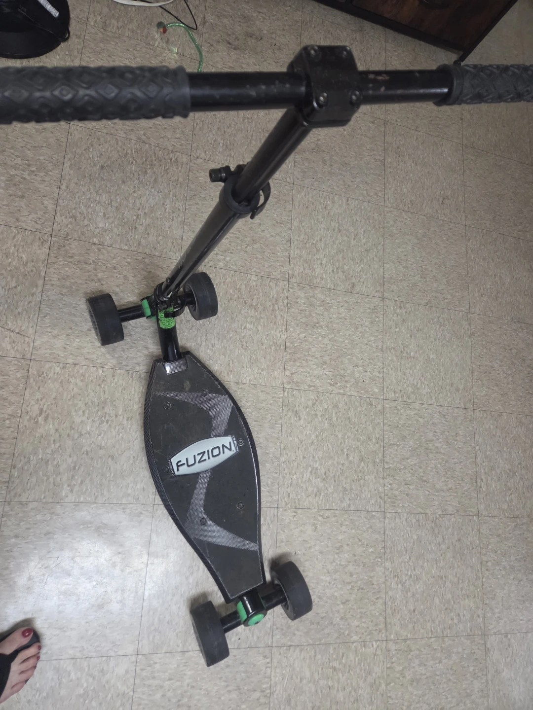 Fuzion 3-Wheel Scooter Board
