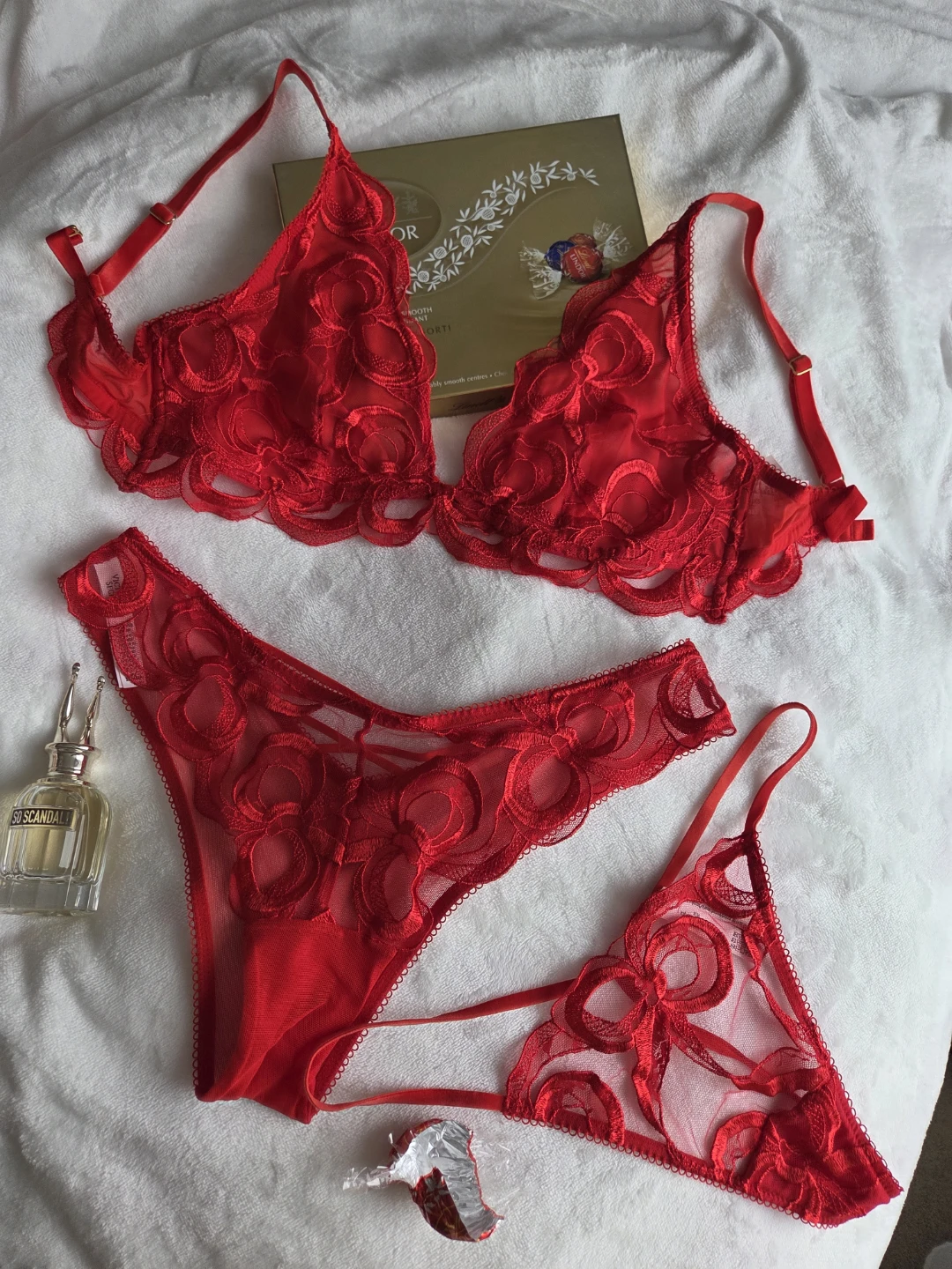 Red Lace Lingerie Set - photo 2