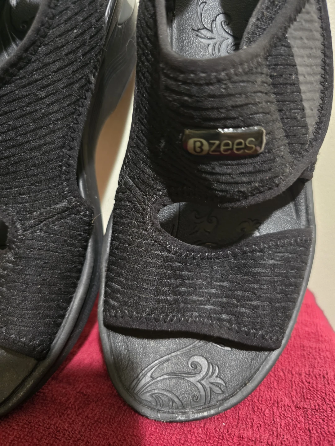 Bzees Black Fabric Comfort Sandals Women's US 7.5M - photo 2