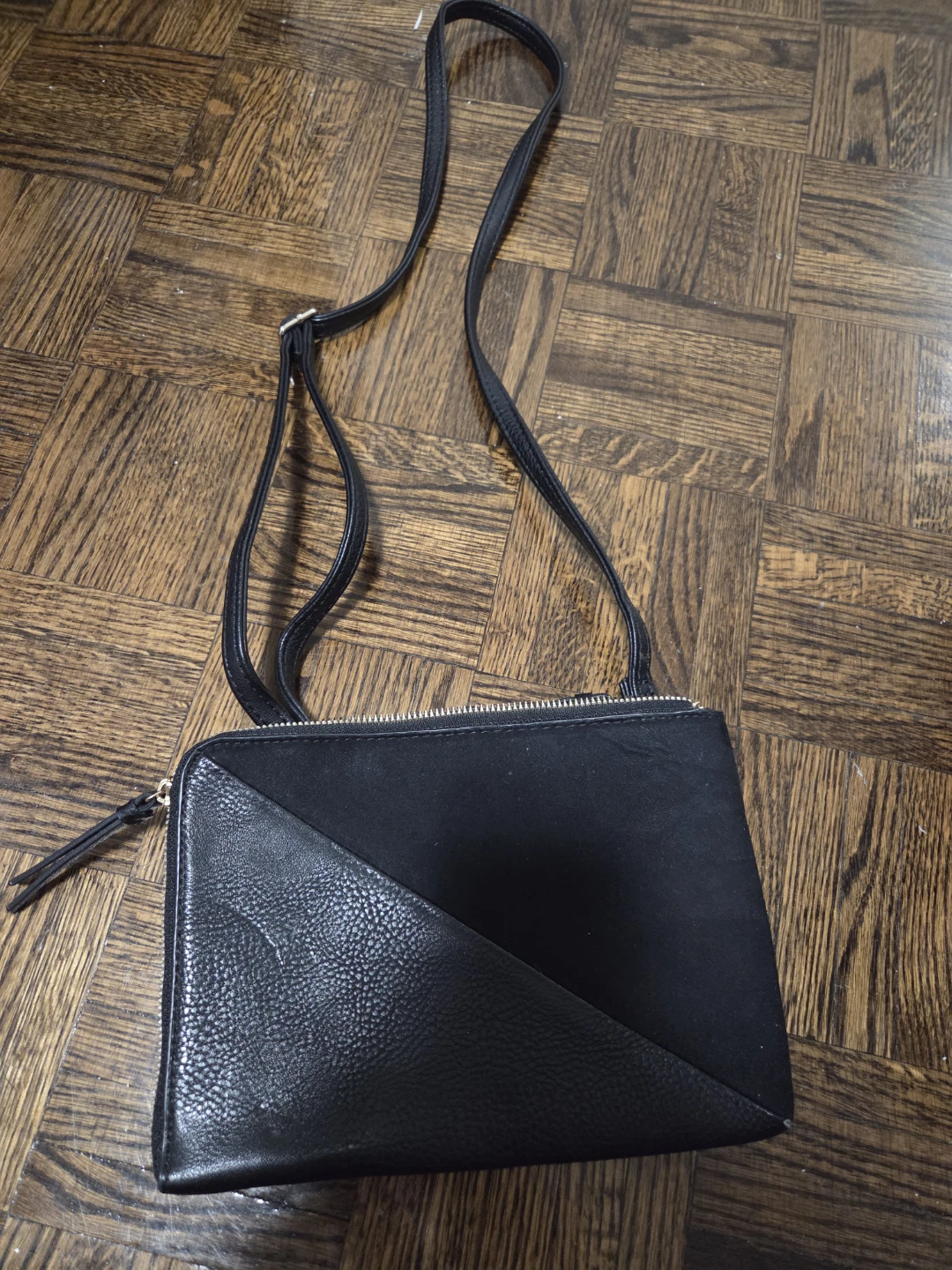 Black crossbody purse