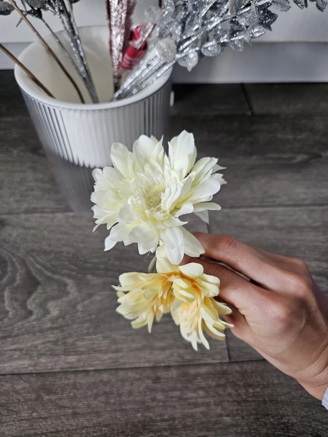 Artificial Floral & Foliage Arrangement - photo 3