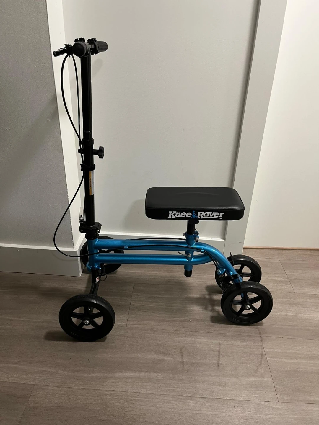 Knee Rover Steerable Knee Scooter