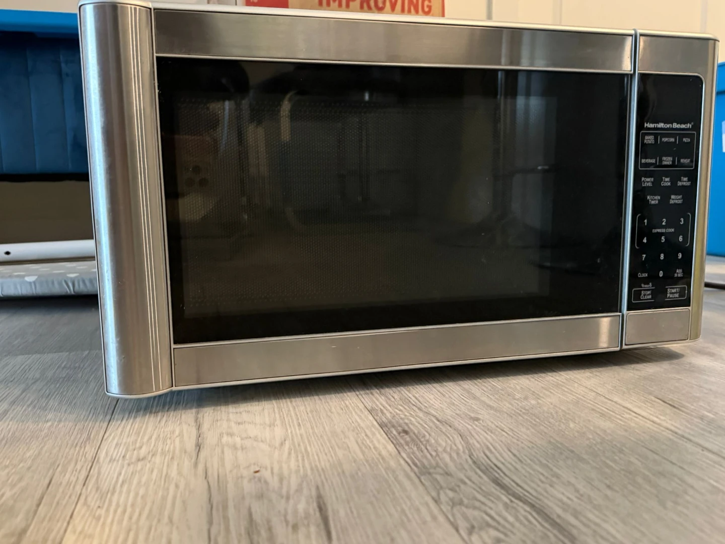 Hamilton Beach Microwave Oven - photo 2