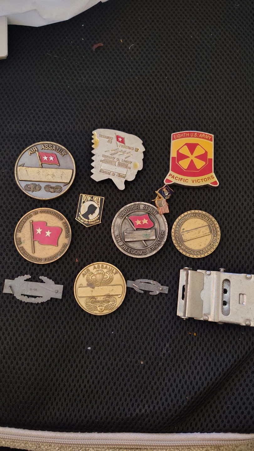 US Army Challenge Coins and Belt Buckle - photo 2