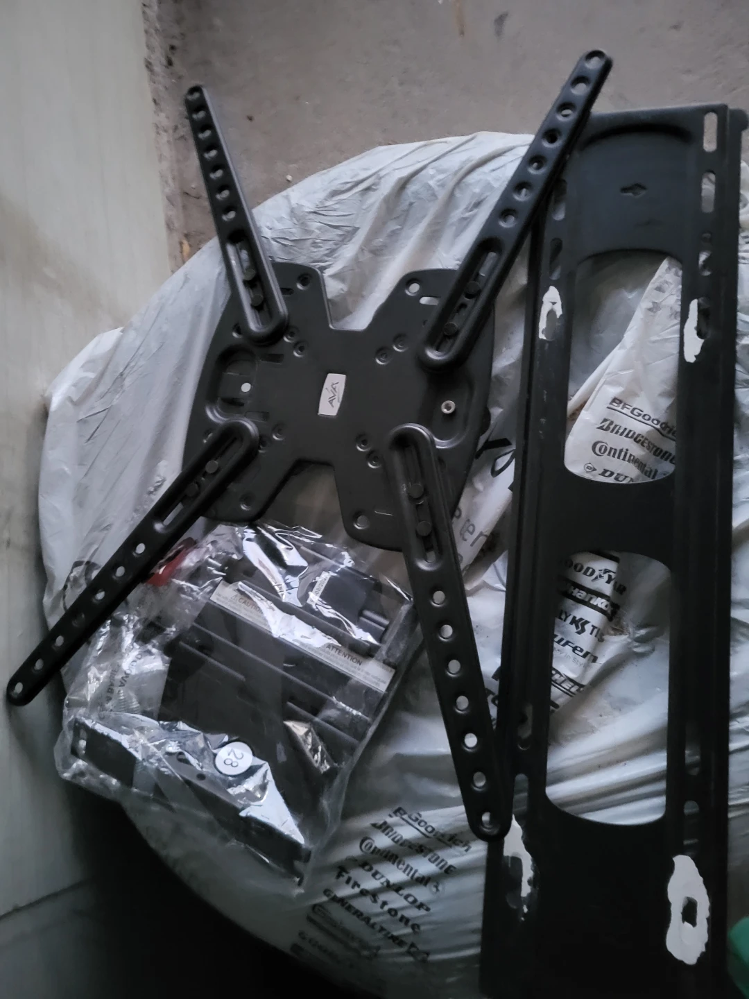 Swivel TV Wall Mount Bracket - photo 2