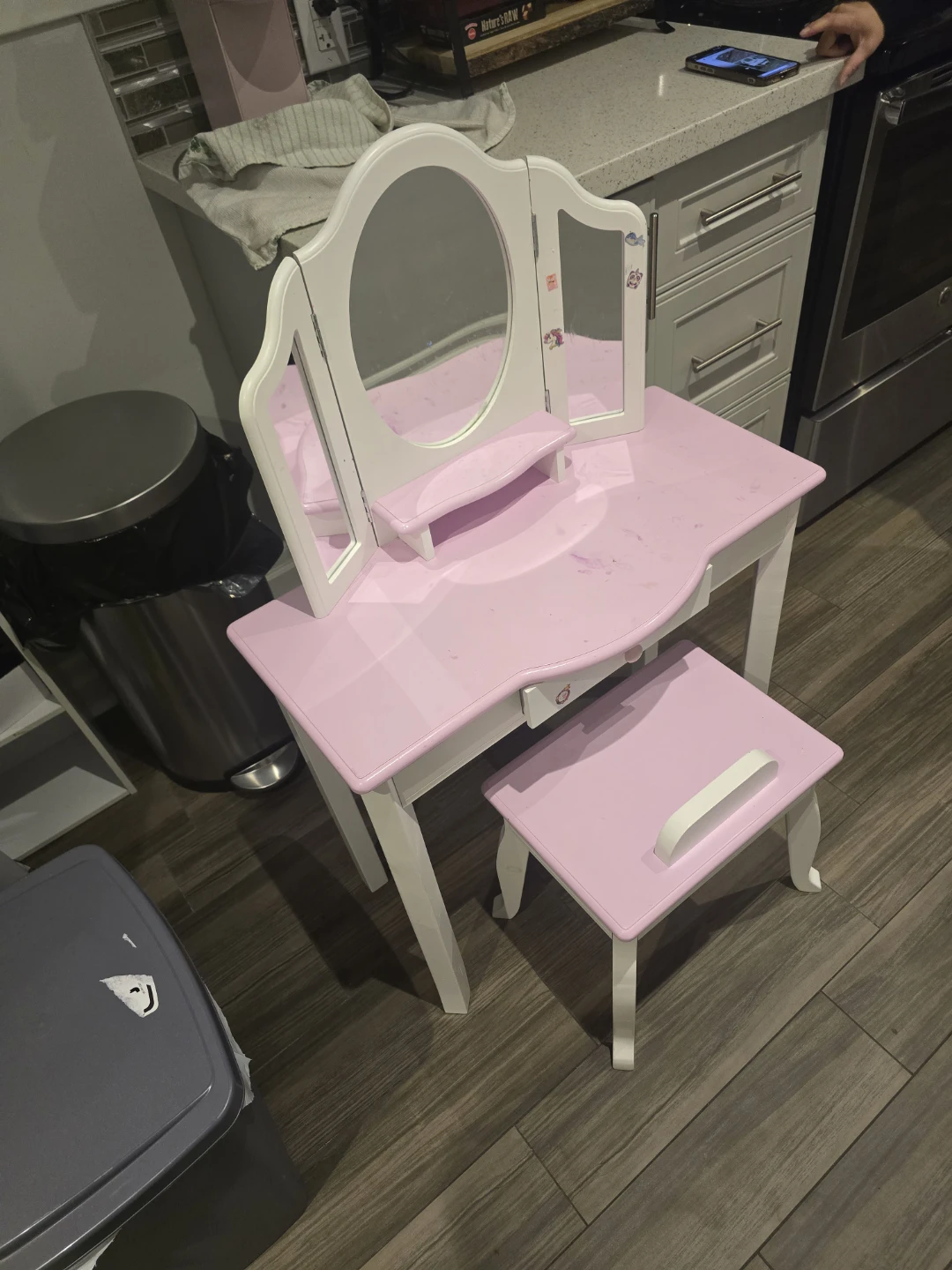 Kids Vanity Table and Stool Set