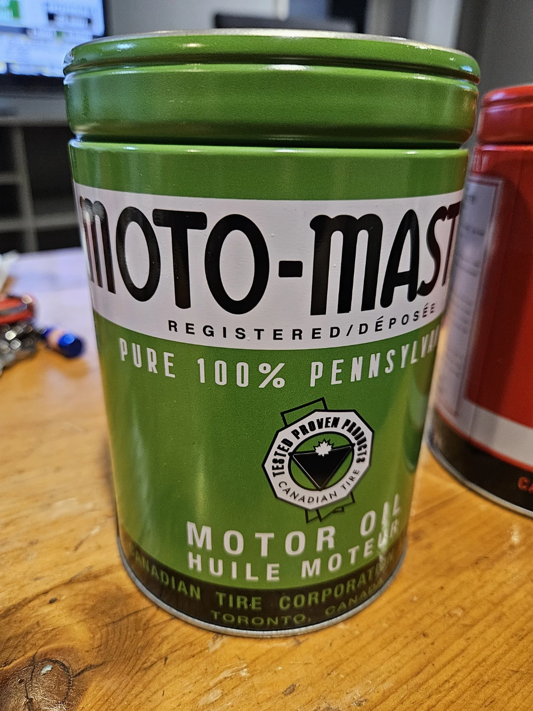Vintage Moto-Master Motor Oil coin bank - Canadian Tire - photo 2