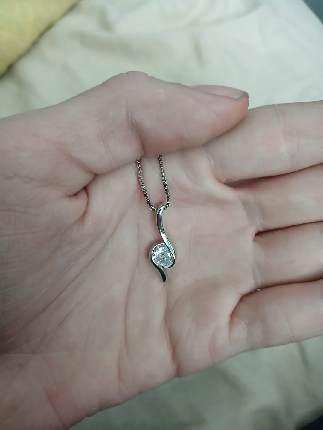 925 Silver And 1 Carat Moissanite Pendant And Box Chain Necklace