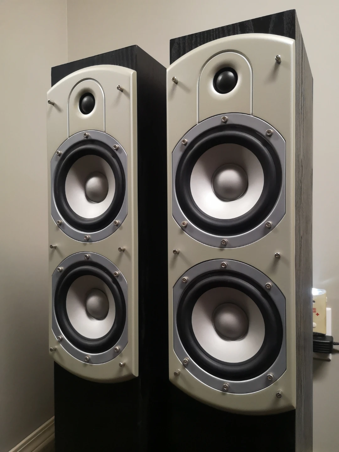 2 Speaker Boxes - photo 2