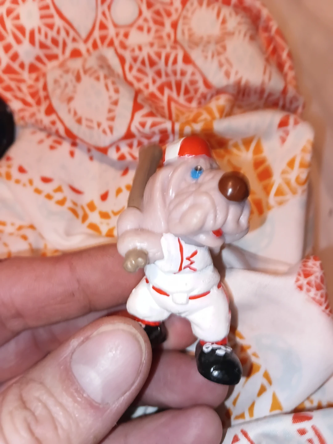 The item in the image is a vintage 1985 Ganz Bros. "Wrinkles"