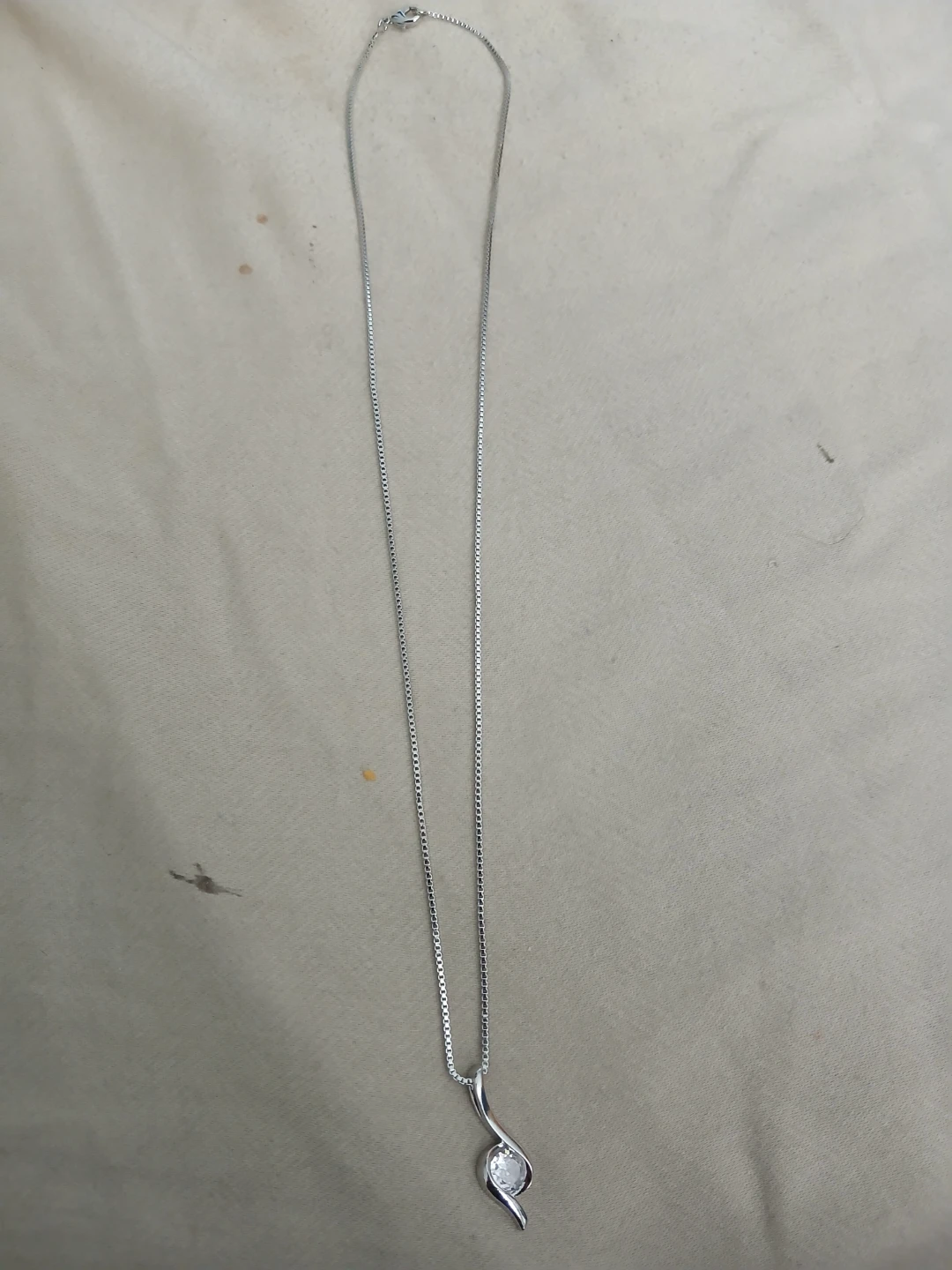 925 Silver And 1 Carat Moissanite Pendant And Box Chain Necklace - photo 3