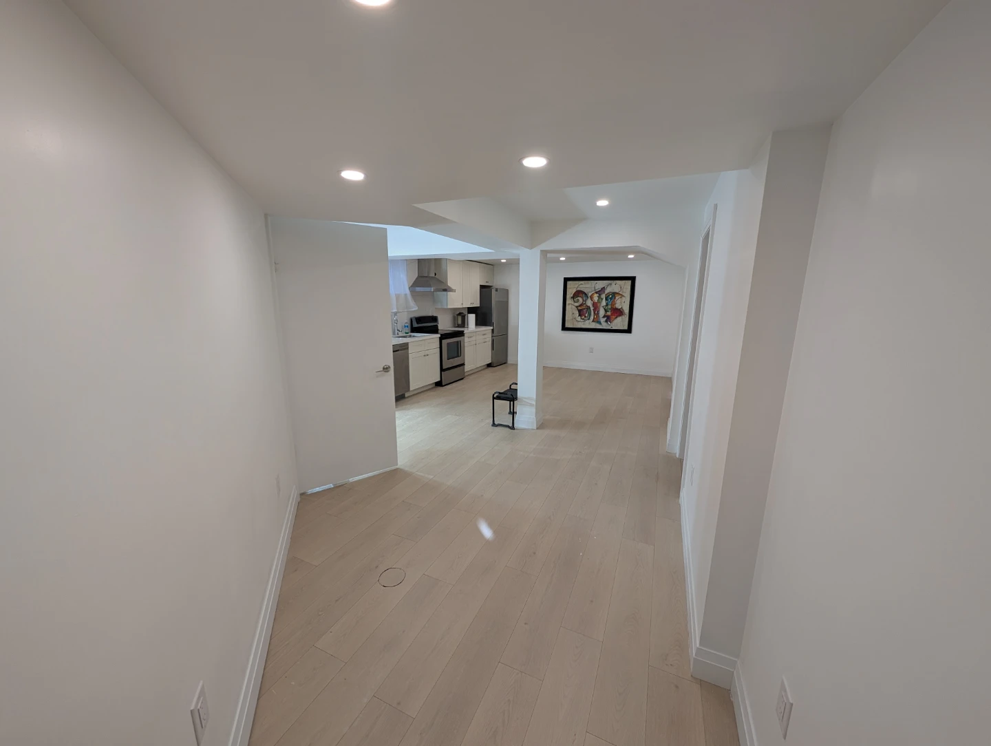 3 bedroom basement apartment for rent - photo 2