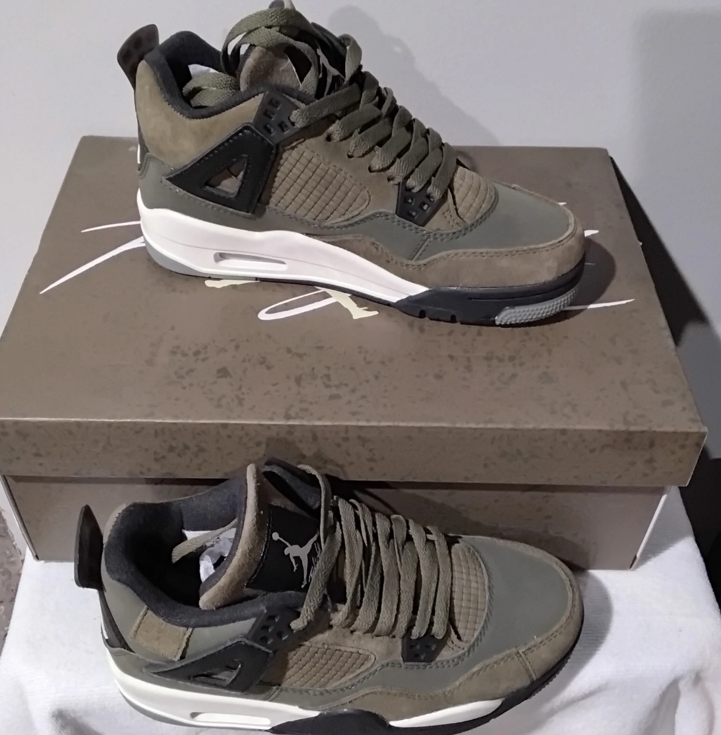 Air Jordan 4 "Shimmer"