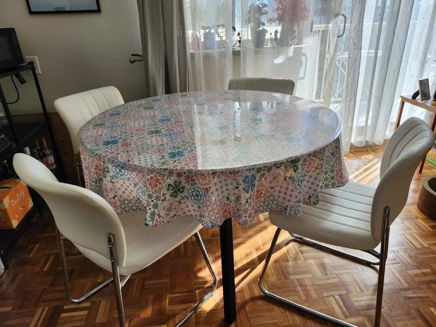 Round Wooden Dining Table 47" - photo 4