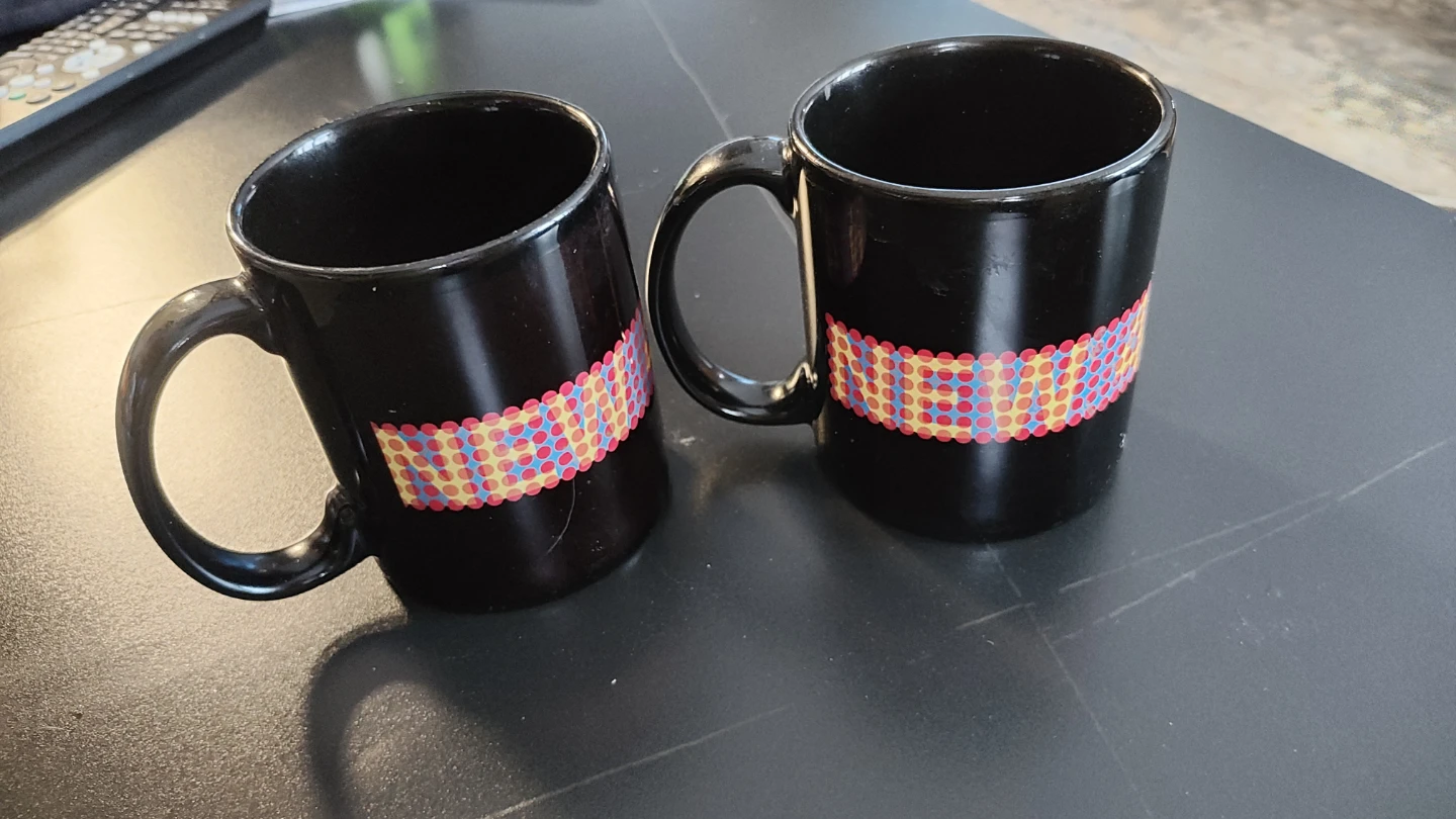 Set of 2 Black Mugs with Colorful Design - photo 4