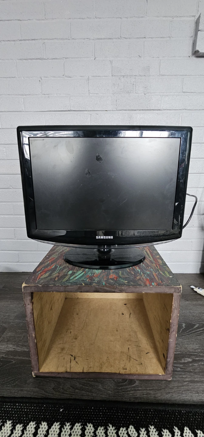 Samsung LN-T1953H LCD TV - photo 2
