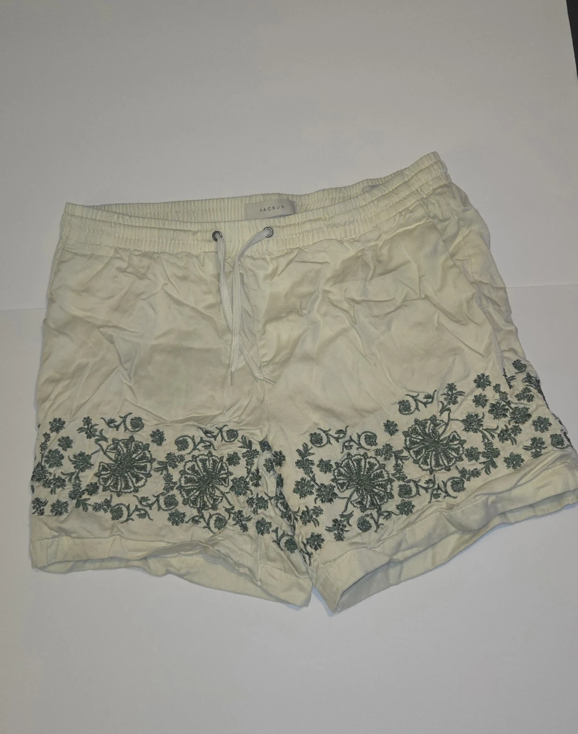 PacSun Cream Embroidered Shorts - photo 5