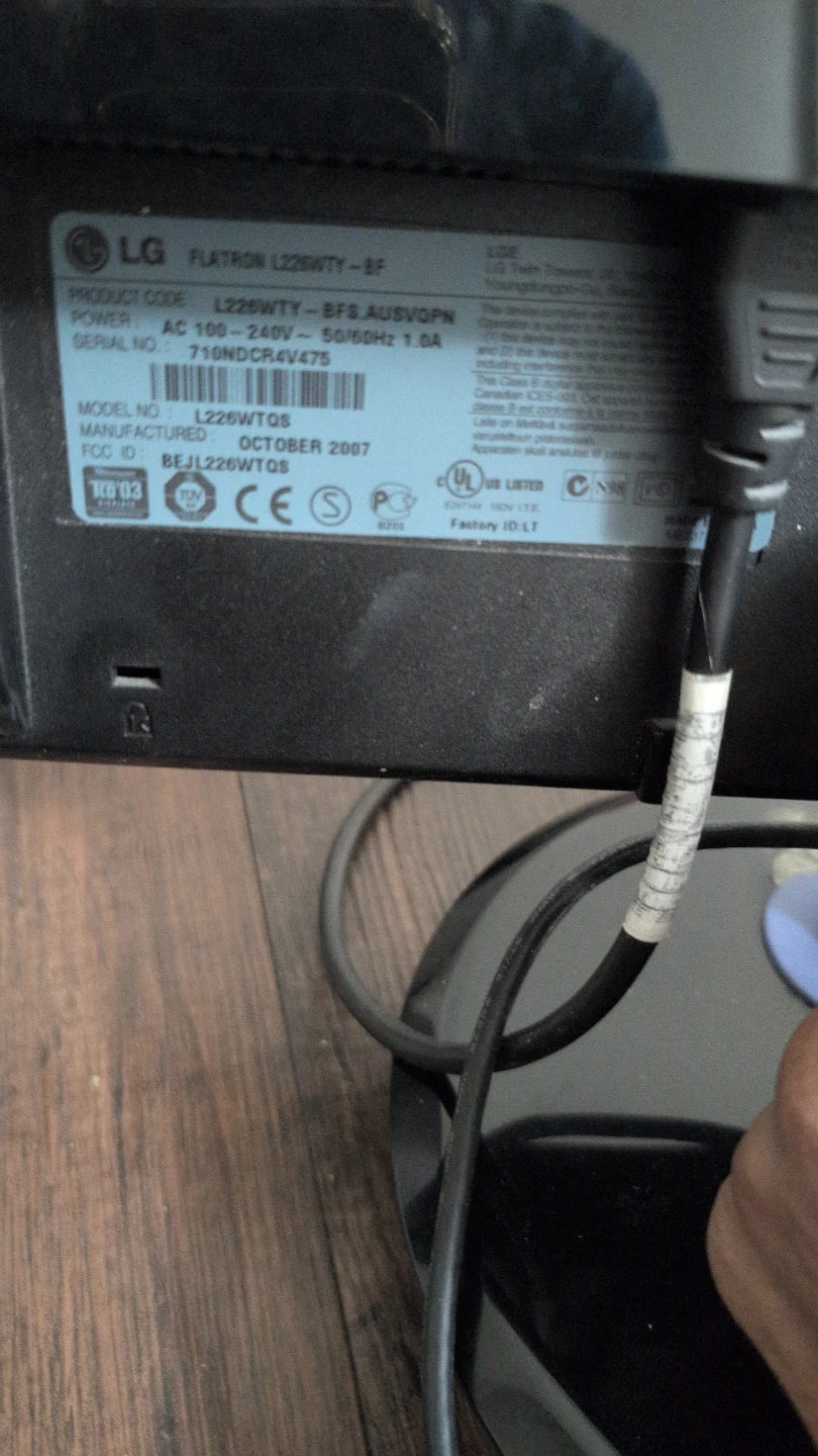LG Flatron L226WTQ-BF LCD Monitor - photo 2