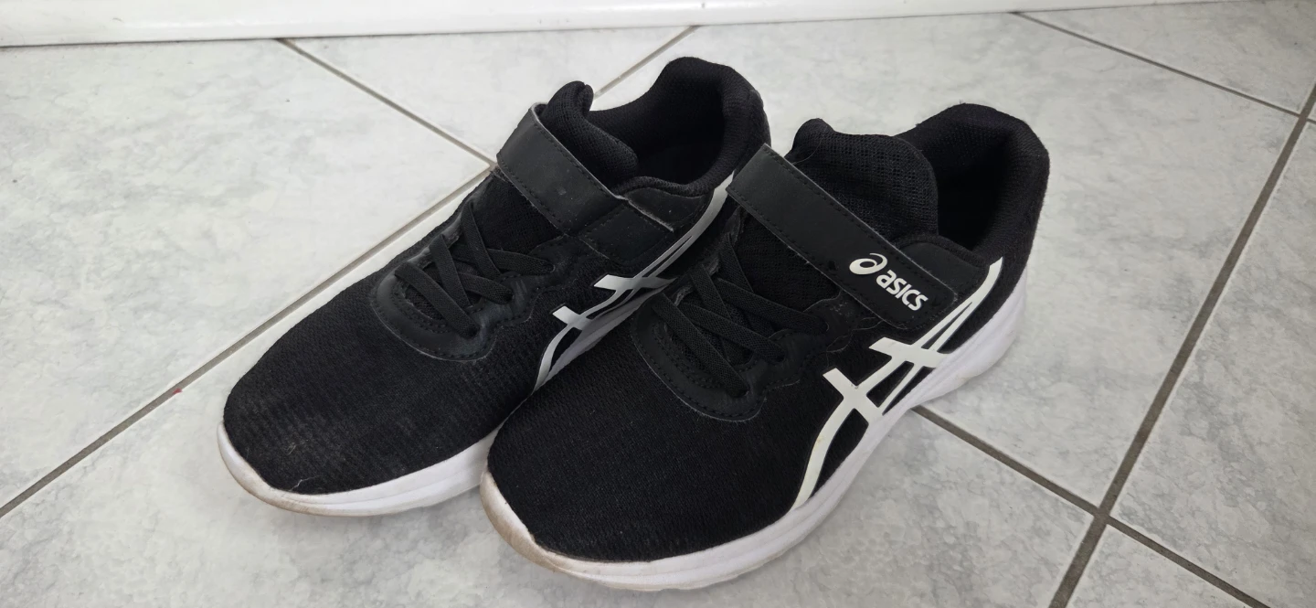ASICS Black Running Shoes