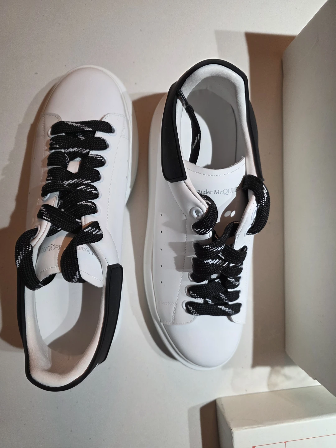 Alexander McQueen Oversized Sneaker White/Black - photo 2