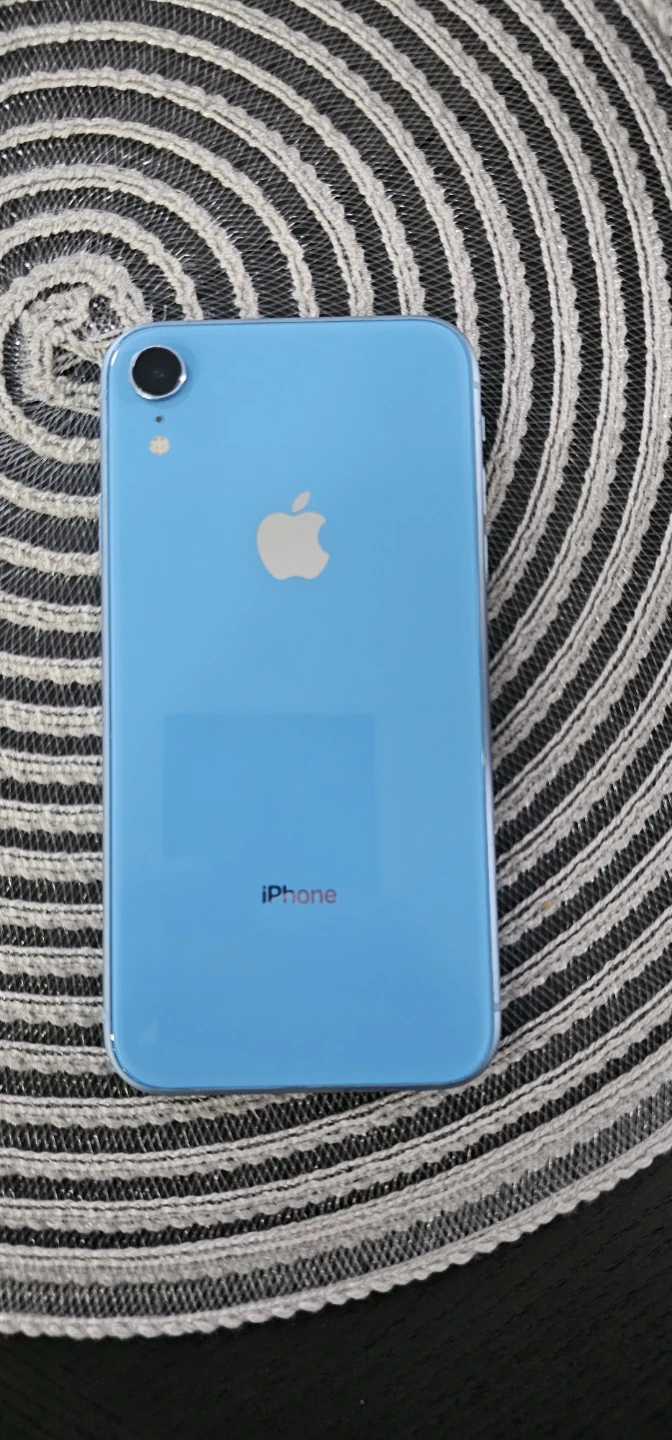 Apple iPhone XR - photo 2
