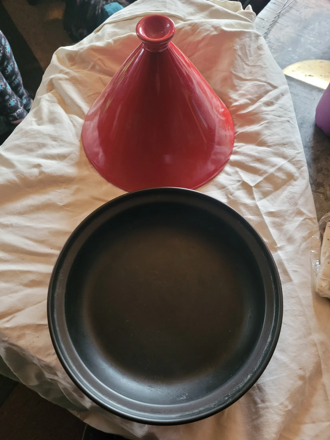Le Crueset Red and Black Tagine Pot - photo 2