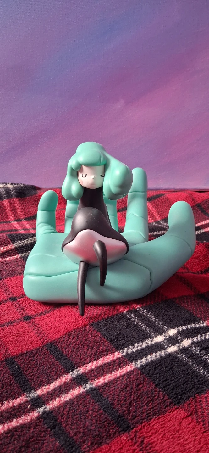 GRIS Nomada Studio Figure