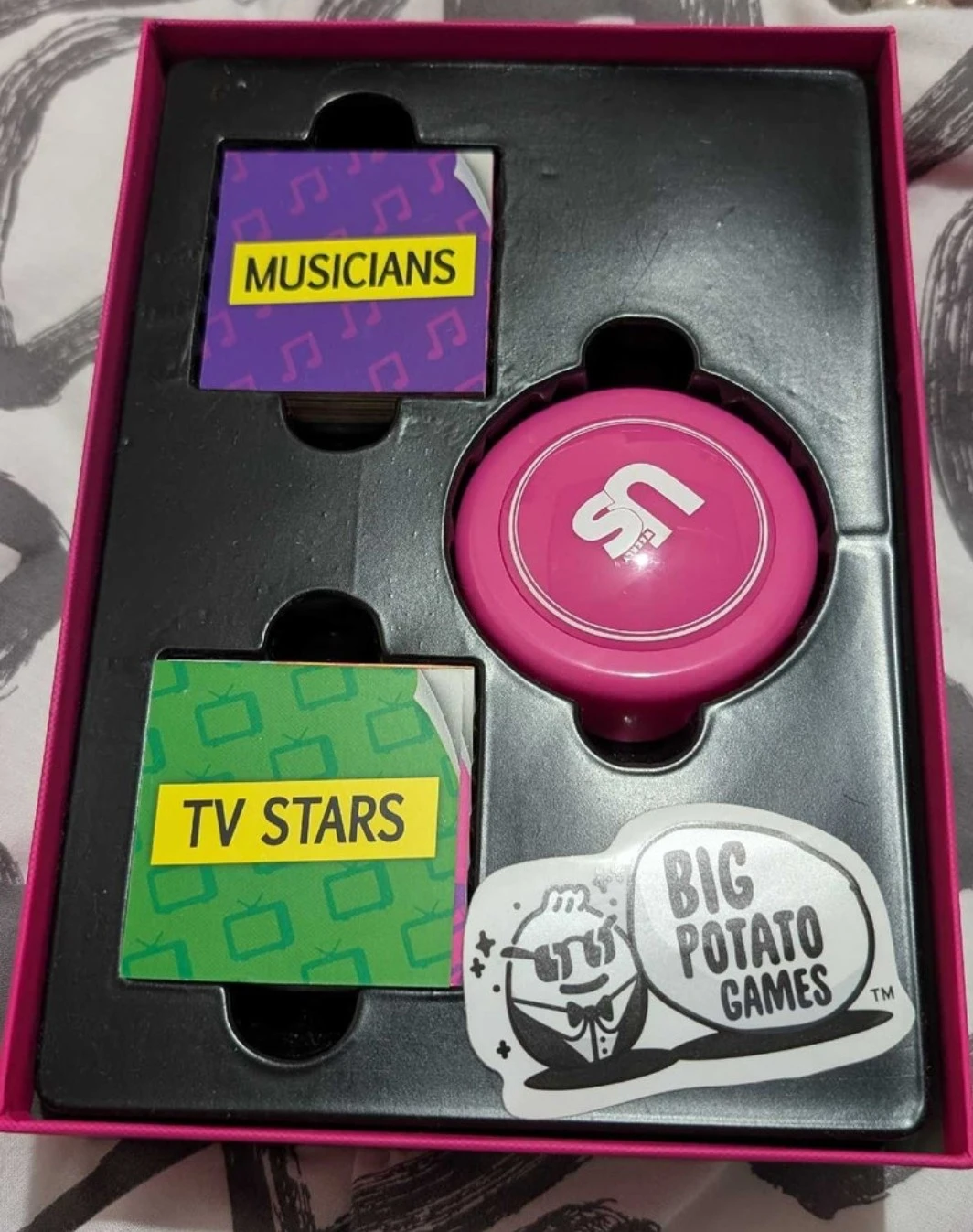 The Ultimate Celebrity Party Game - photo 4