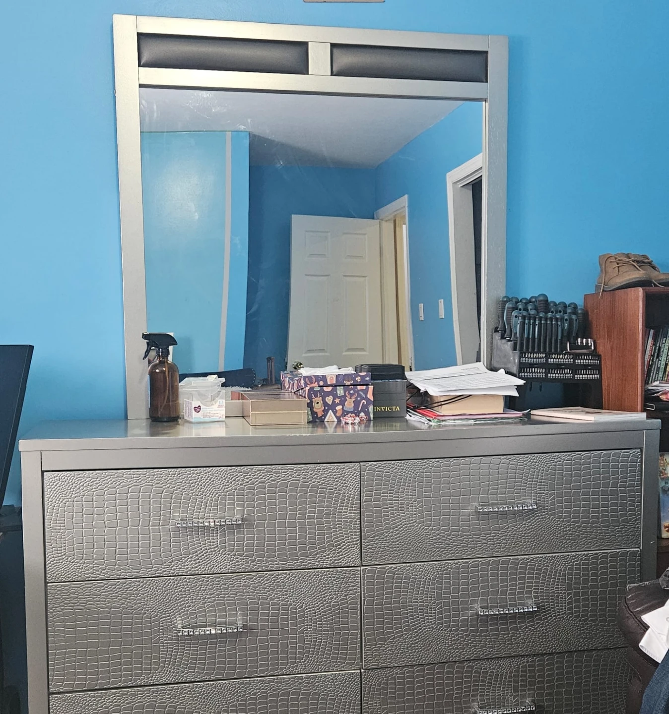 Grey Dresser with Mirror - photo 2