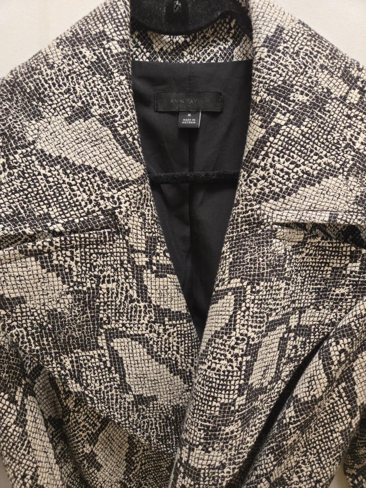 NEW Designer Spring/fall jacket ✨️ - photo 2