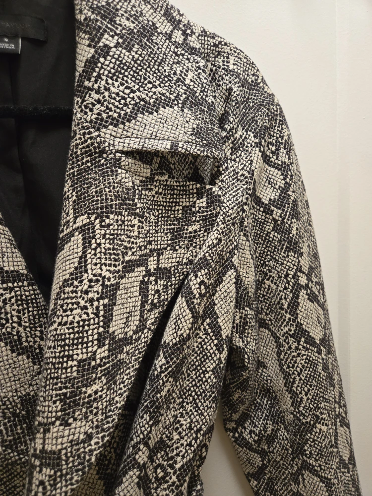 NEW Designer Spring/fall jacket ✨️ - photo 3